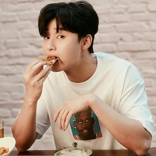 park joon, makanan park joon, park joon sedang makan, aktor korea, park joon sedang makan siang