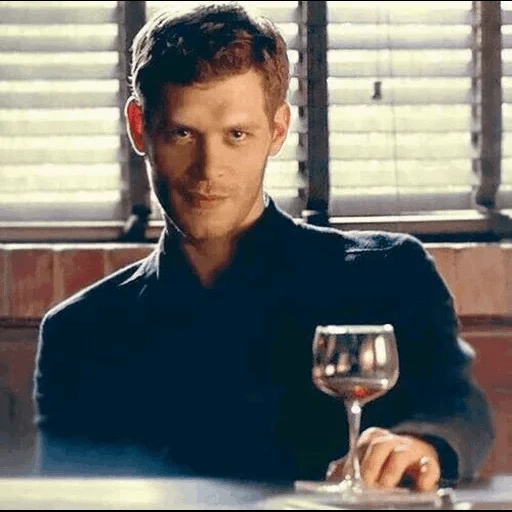 joseph morgan, klaus michaelson, klaus mikaelson, les journaux de vampire, klaus michaelson glass