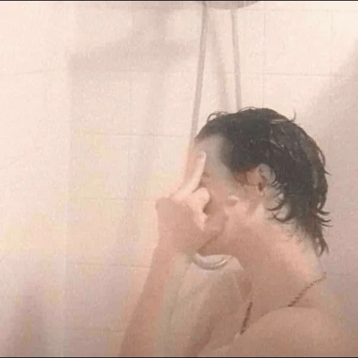 le persone, fatti una doccia, maria ha anche un'aura per tua madre, alisa liss takes a very enjoyable shower
