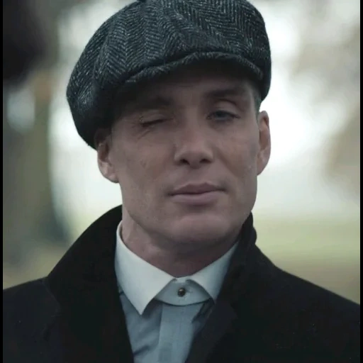 thomas shelby, острые козырьки, томас шелби шлепа, peaky blinders season 6, томас шелби подмигивает