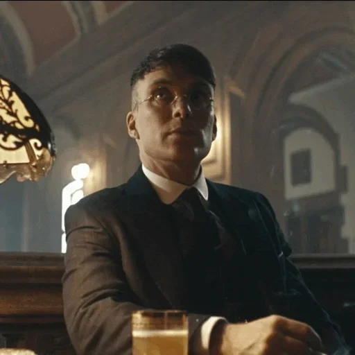 viseiras nítidas, jan bayvut sharp visors, visores nítidos 4 temporada 4, thomas shelby sharp visors, visores nítidos thomas shelby fuma