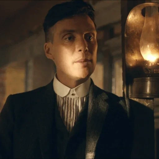 shelby thomas, thomas shelby, blinder épouvantable, visières pointues, cillian murphy peaky blinders