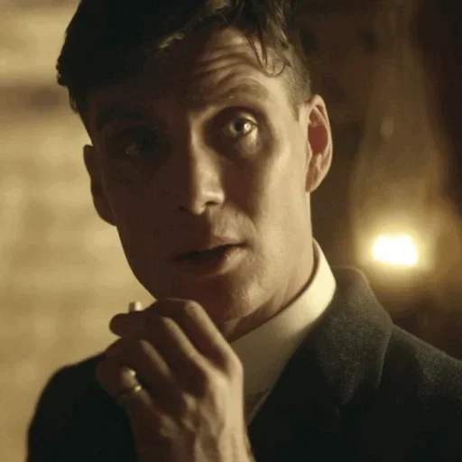 thomas shelby, killian murphy, visori acuti, visorle acute 1, sede 1 a visiera acuta