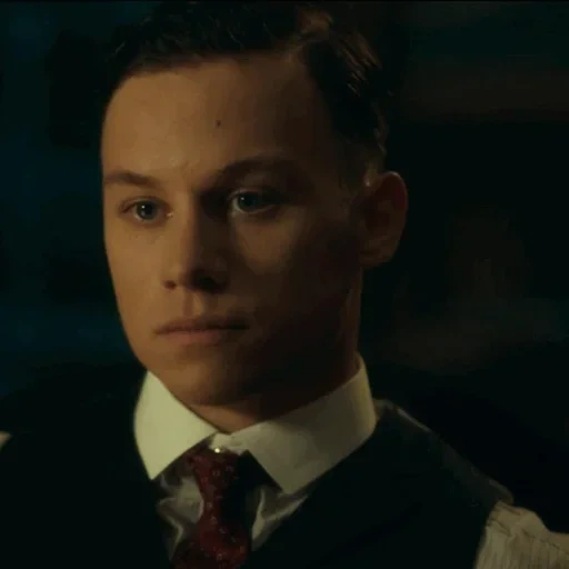 shelby, finn cole, viseiras nítidas, viseiras afiadas john shelby, visores afiados john shelby haircut