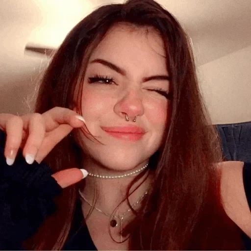 petite fille, filles, femmes, nasja kamenskih, aestheticallyhannah sans maquillage