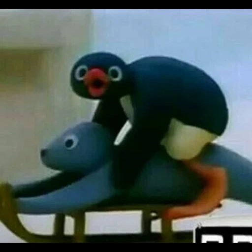 pingu, un jouet, pingu 2002, dessin animé de pingouin, pingu original vhs