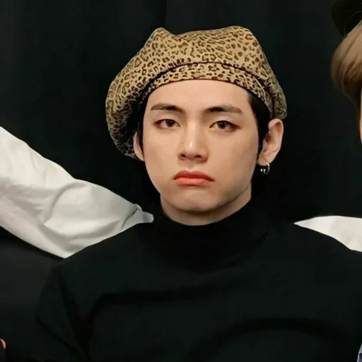 taehyung, a pop singer, kim tae-hyun, taehyung bts, taehyung beret