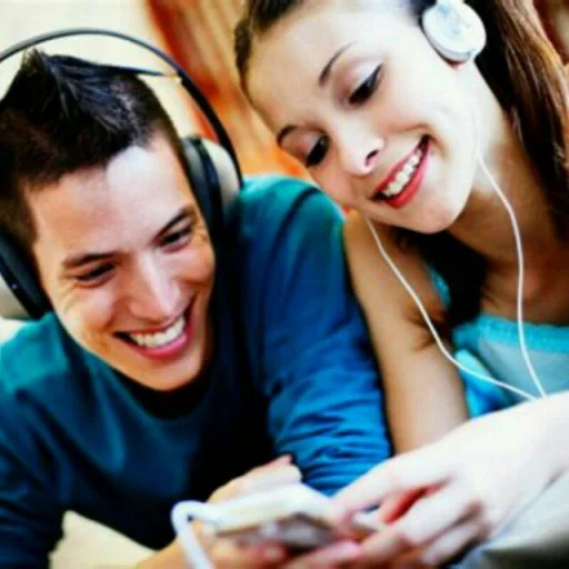anak muda, musik emosional, jbl everest 710, jbl v750nxt gml, headphone untuk anak laki-laki dan perempuan