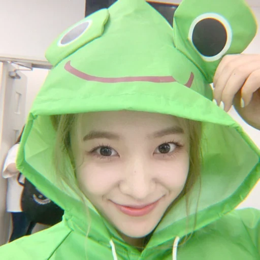 yeri, asian, human, alina pavlova, hat frog tick current