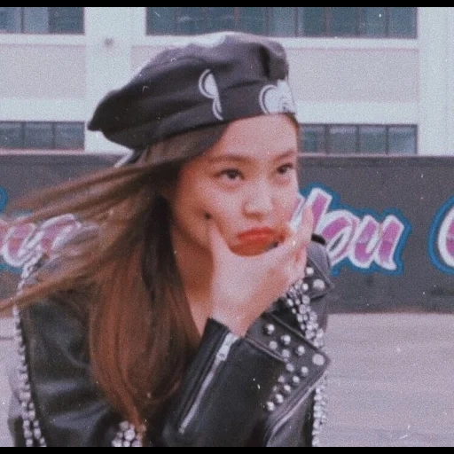 laika, kim jennie, jenny kim, jennie blackpink, jennie preta rosa