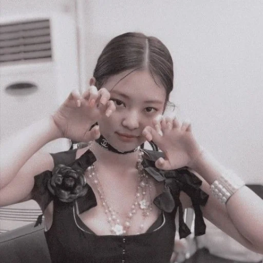 jennie, rosa nero, blackpink rosé, rosa rosa nero, jennie blackpink