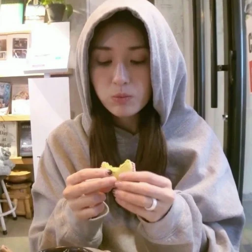 orang asia, makan, mukbang, republik korea, lisa kochno meek