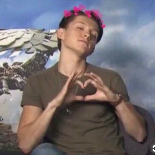 tom holland, spider-man, 10 stupid questions, spider-man comes home, tom holland shows the heart