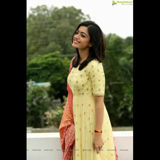 девушка, индийские наряды, индийская одежда, индийские актрисы, снеха индийская актриса 2019
