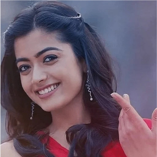 giovane donna, rashmika, devaraond, remia nambisan, rashmika mandanna