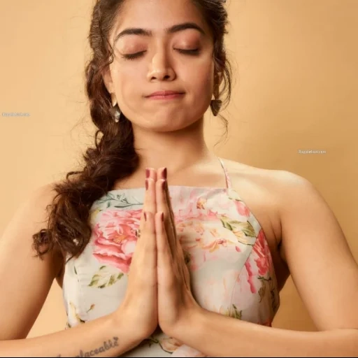 mp 4, девушка, дэнни де вито, луис руффинелли, rashmika mandanna expressions