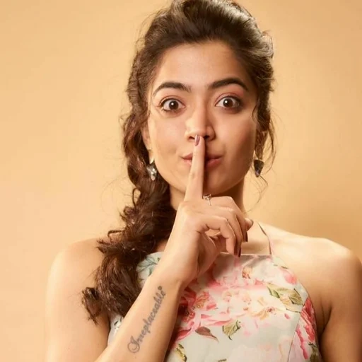 девушка, rashmika, рашмика манданна, rashmika mandanna 2020, rashmika mandanna expressions