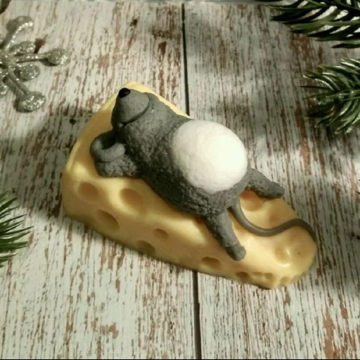 figur, seife ist manuell, seifenmaus im schnee, handgemachte seife, weihnachtsspielzeugkäse set käse