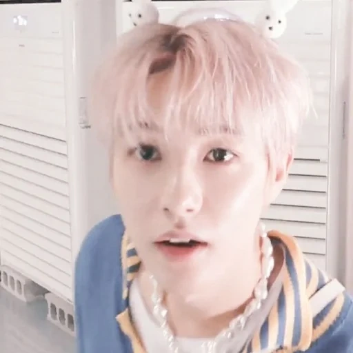 nct, course de 5000 mètres, ren jun blonde, huang renjun abs, chimin rose sourit