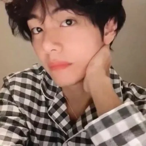 zheng zhongguo, kim tae-hyun, taehyung bts, jungkook bts, taehyung weverse