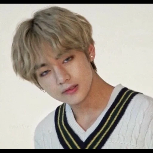 taehen, taehyung, kim ta hyun, bts taehyung, taehyun está llorando