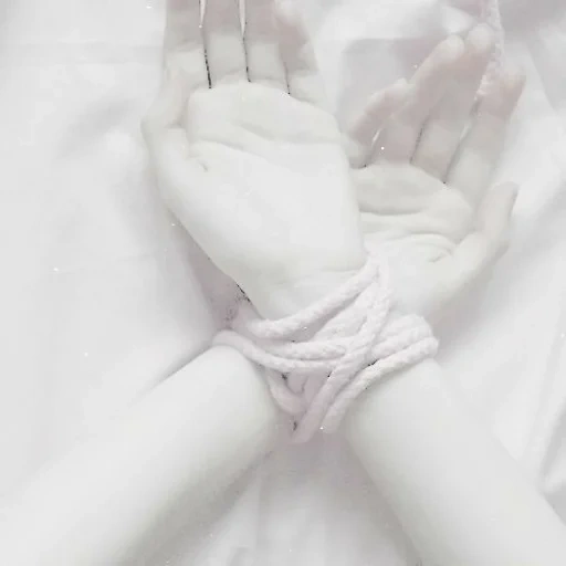 the tuch, die handschuhe, weiße ästhetik, herstellen aus synthetischen geweben, lösen sie die weiße schleife mit der hand