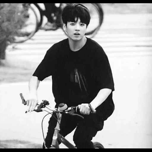 zheng zhongguo, jungkook bts, jungkook selca, rongji bike, taehyung jungkook