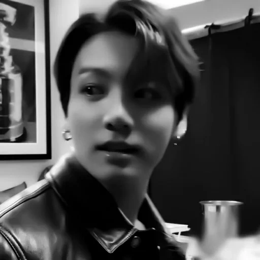 asiatisch, jungkook, jung jungkook, bts jungkook, kim taehen piercing