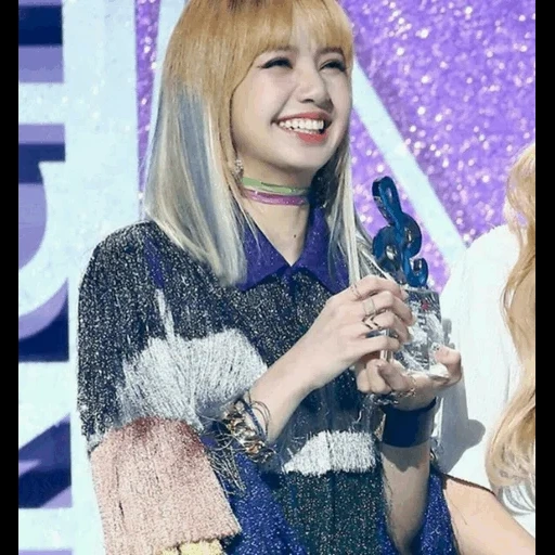 barbie, pó preto, lisa blackpink, lalisa manoban, raposa pó preto sorriso