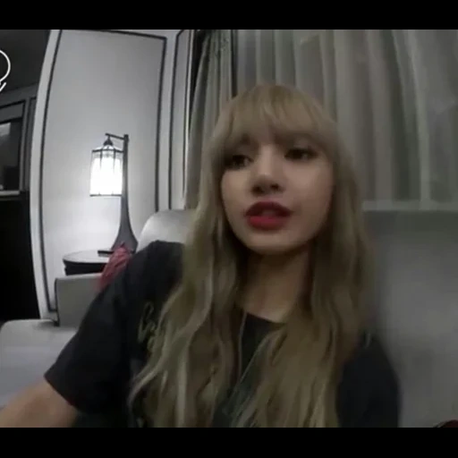 non c'e, la signora, zoteyeva, la ragazza, lisa blackpink