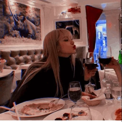 filles, blackpink lisa, rose blackpink, valeria trediakova, restaurant rose blackpink