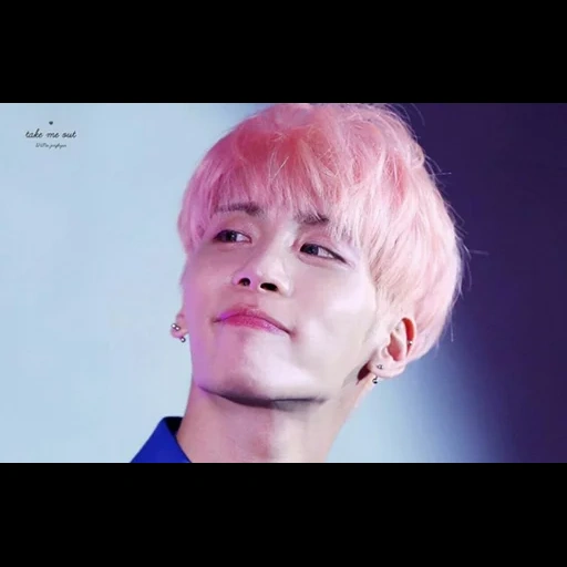 джонхён, айдол джонхен, jonghyun shinee, джонхён улыбается небес, bts чимин розовыми волосами