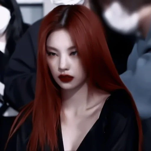 veludo vermelho, pink preto, yedzhi vermelho, choom studio, loona kim lip