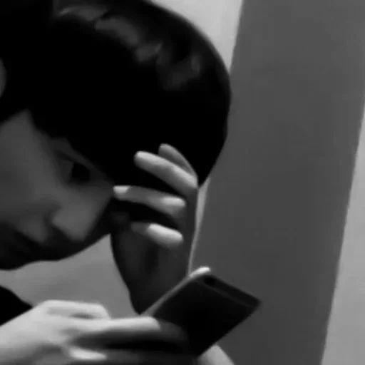 jung jungkook, bangtan boys, téléphone de jungkook, téléphone jungkook, mèmes bts jungkook