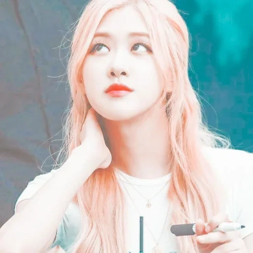 rosa negro, cantante de rosa, rosa negra, blackpink rosé, rose blackpink sin maquillaje