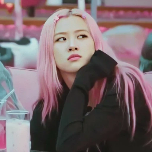 schwarzrosa, chat blase, rose blackpink, blackpink rosé, rose schwarzrosa