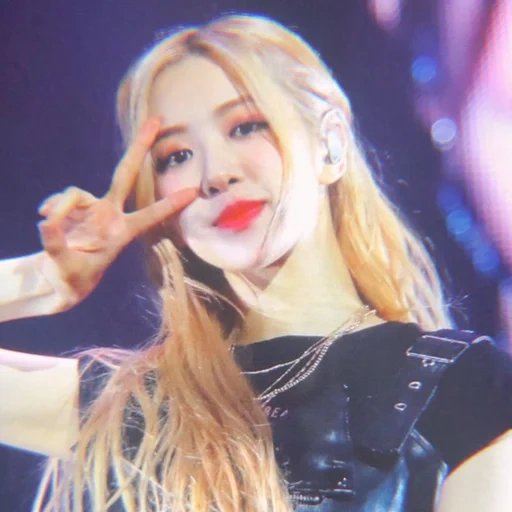 la ragazza, la pagina, polvere nera, blackpink rosé, rose blackpink