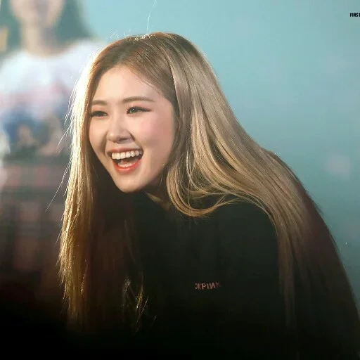 polvere nera, blackpink rosé, rose blackpink, jennie blackpink, rose blackpink smile