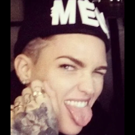 ruby rose, ruby rose 2002, ruby rose 2004, ruby rose ander carter, ruby rose phoebe dahl mencium