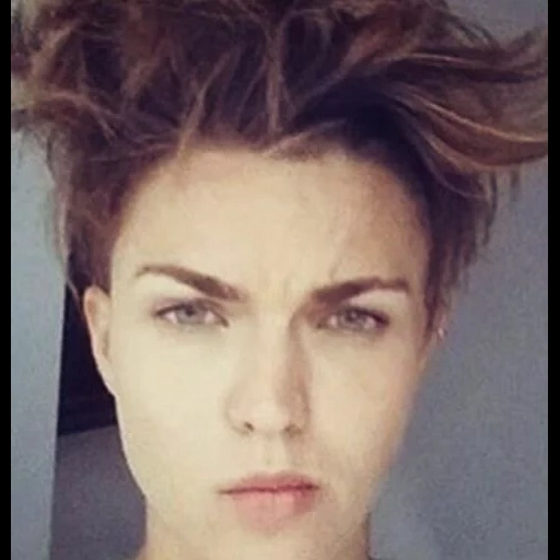 ruby rose, peinado de moda, cabello corto, peinado corto, chica popular