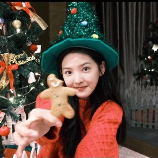 asiático, twice 2022, nalin ghazieva, coreano, mulher coreana perto da árvore de natal