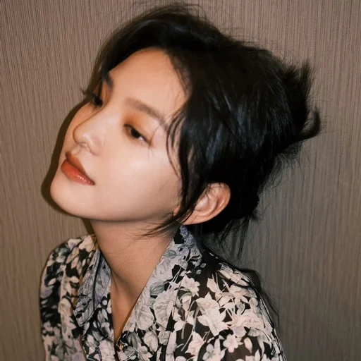 jeune femme, femme, style coréen, maquillage coréen, coupes de cheveux courtes coréennes