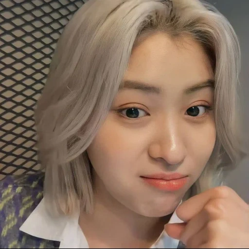 ryujin kare, maquillage coréen, fille de l'homme, coupes de cheveux coréennes, ryujin sans maquillage