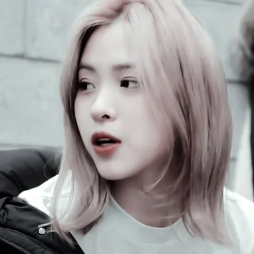 chica, chica coreana, idol kara, chica coreana, peinado rosa blackpink