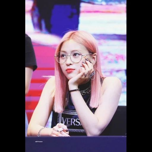 kpop, рюдзин, kim lip, loona kim lip, itzy юна icy фансайн