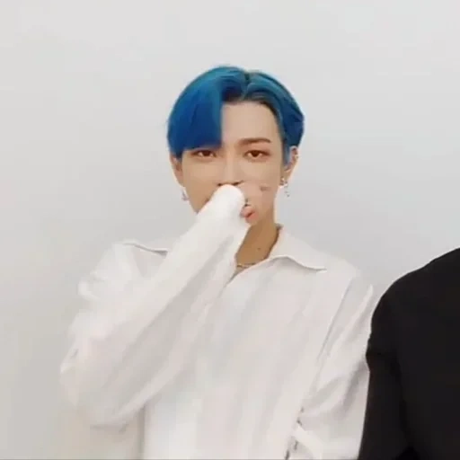 song jun, hongjoong, taiheng nacional, ateez hongjoong, cabelo azul vermelho