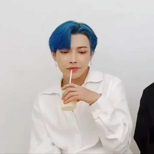 songjuna, hongjoong, ateez hongun, ateez hongjoong, yeonjun taht boy hörner