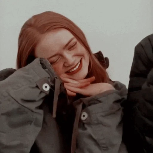 remember, dear zoe, sadie sink, max mayfield, menina vermelha