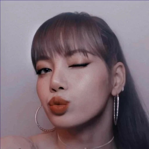 junge frau, schwarzrosa, jennie lisa, lisa blackpink, lalisa manoban piercing