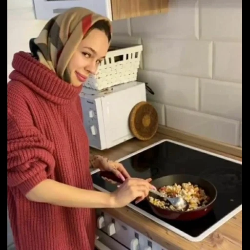 женщина, на кухне, техника кухне, mix.hopto.зоотема, ксения новотная фуд блогер